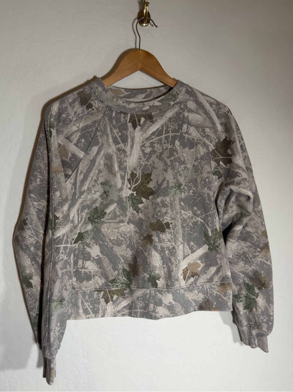 Abercrombie & Fitch Soft A&F Max RealTree Camo Crewneck Sweatshirt | XS